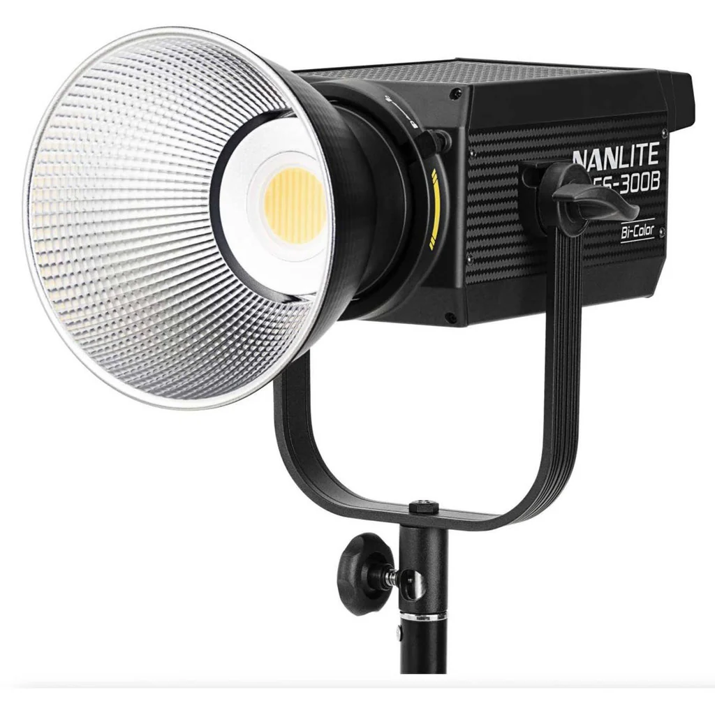 Read more about the article Nanlite FS-300B LED Bi-Color Monolight